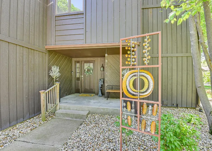 Cassopolis Vacation Home - Walk To Diamond Lake!