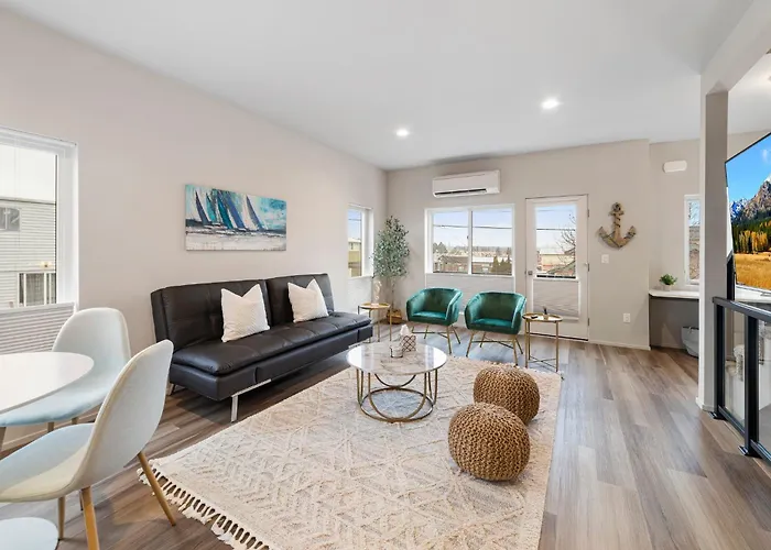 Brand New Fully Updated Condo 912 In Anacortes
