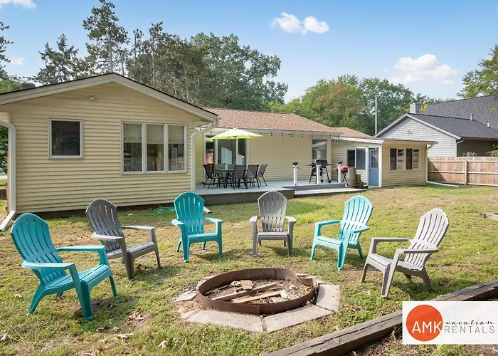 Leisure Cottage - Minutes From The Beach