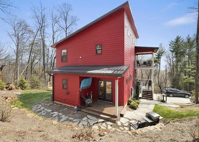 Swannanoa Serenity River Motif, Spa & Game Room