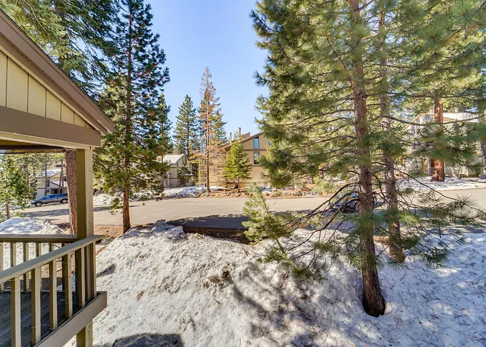 1 Mi To Lake Tahoe: Condo W/ Pool Access
