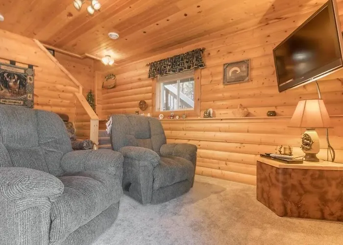 Cozy House In Quiet Place.