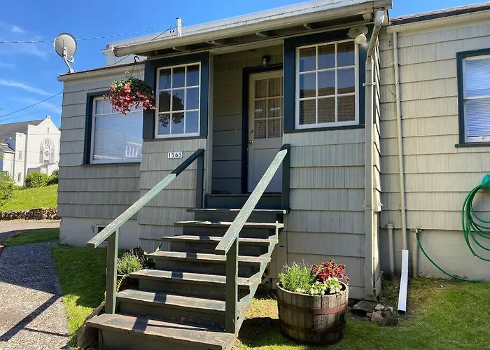 Historic Downtown Cottage