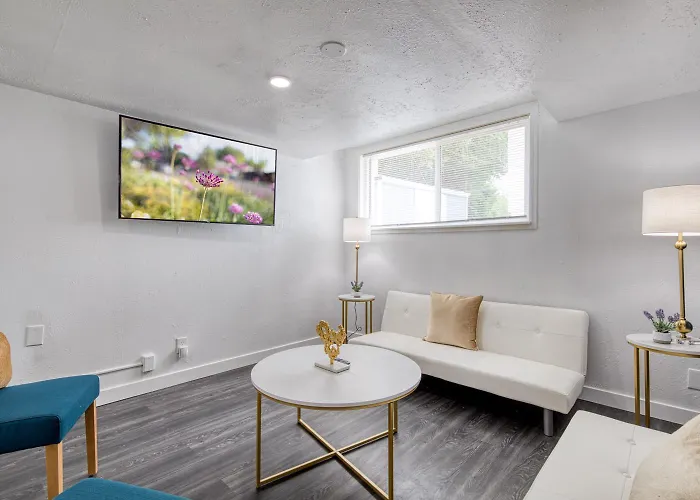 New Downtown Boise On Bsu Campus 3 Beds Sleeps 6