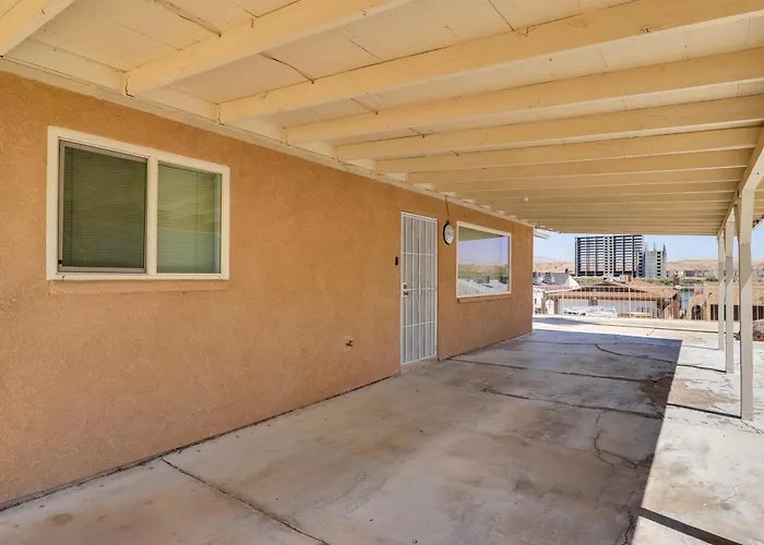Riverfront Bullhead City Home W/ Mountain Views!