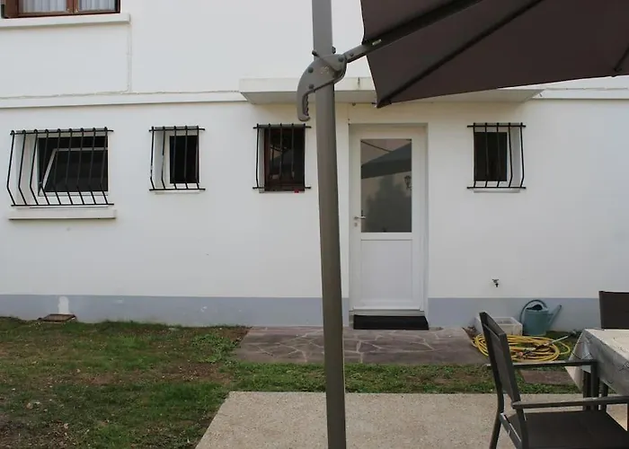 Appartement Neuf 2 Chambres Avec Jardin 2 Places De Parking Securise A 300 Metres De La Plage