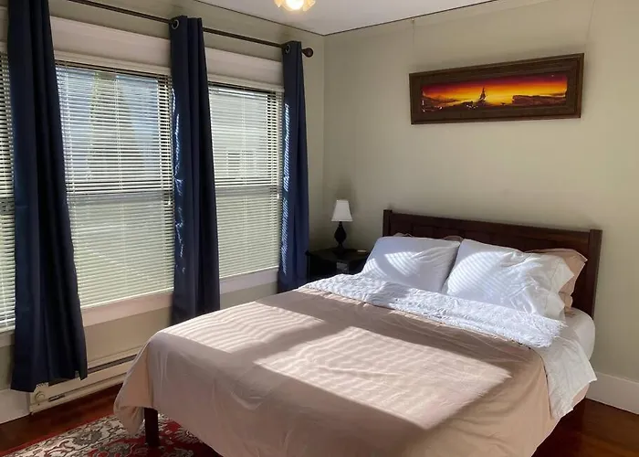 Historic Downtown Flat, # 1