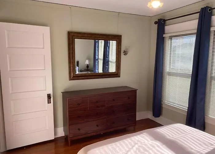 Historic Downtown Flat, # 1