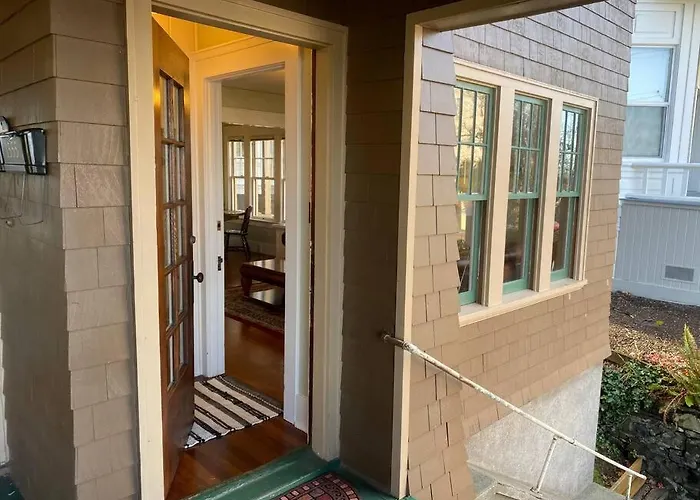 Historic Downtown Flat, # 1