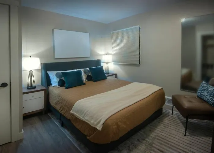 The Cozy Colfax House