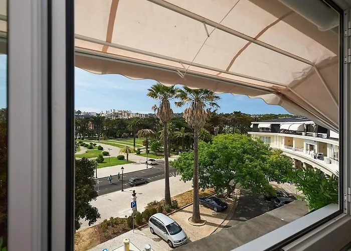 Sea View 2 Mins Walk To Beach And Estoril Casino