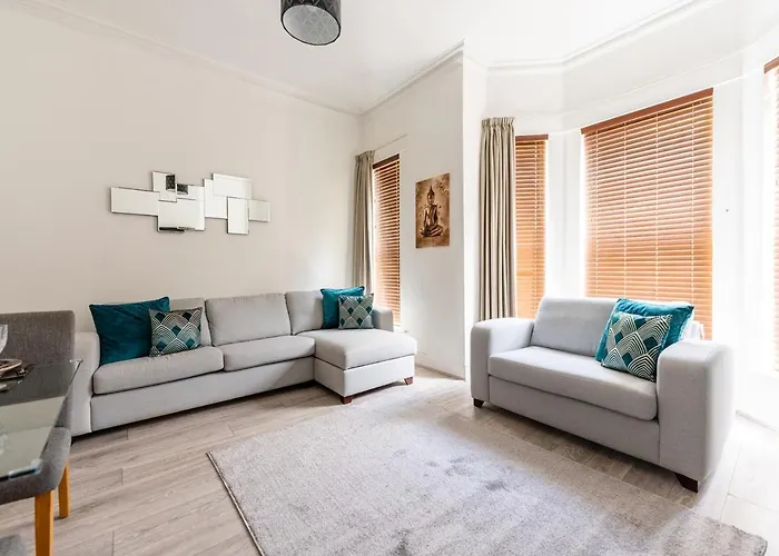 Tettenhall Lodge Apartment