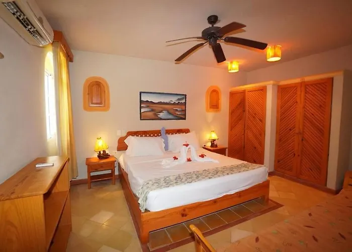 Villa Playa Bonita, Pool, Tropical Gardens