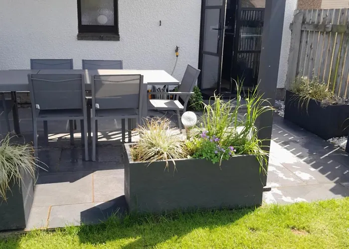 Welcomehouse Close To East Beach, Shops, Restaurants And Raf Base