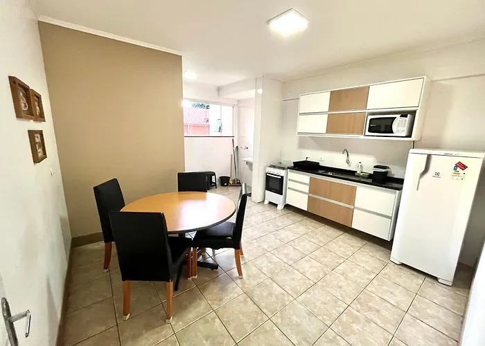 Apartamentos até 6 pessoas - 3 quartos com suíte e garagem, completo