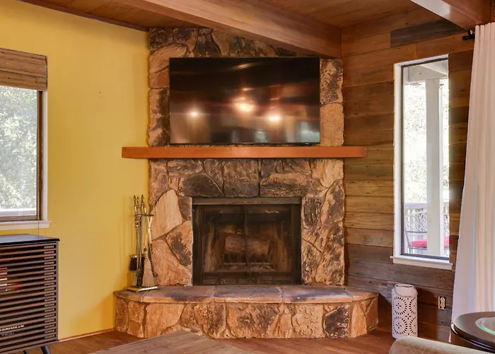 Spacious Groveland Cabin W/ Wraparound Deck!