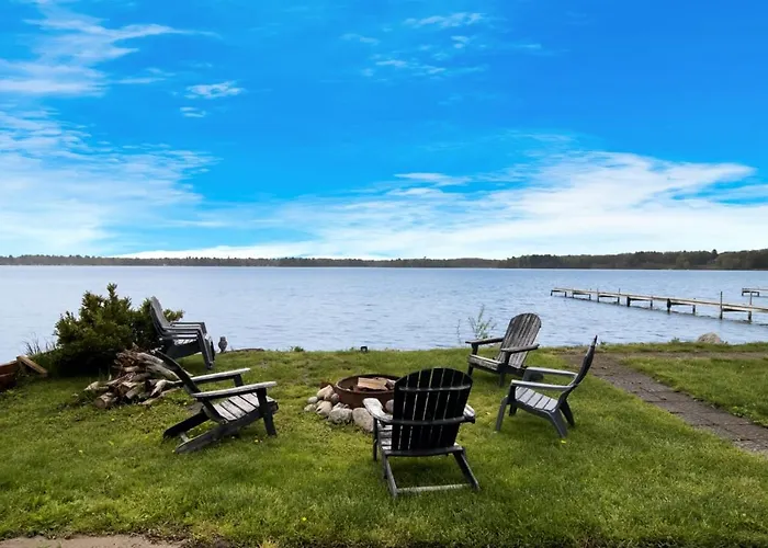 1Br Fife Lake Haven With Fire Pit & Hot Tub