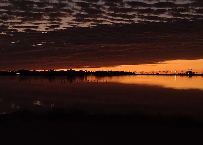 Summer'S Little Bay Getaway
