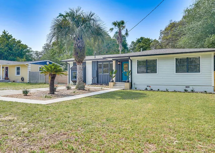 Fort Walton Beach Home: 3 Mi To Beach & Pier!