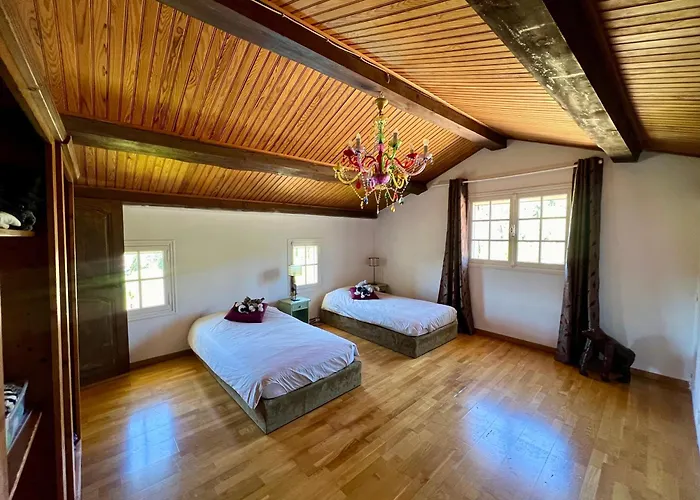 Olive Tree Garden Villa With Heated Swimming Pool And Jacuzzi