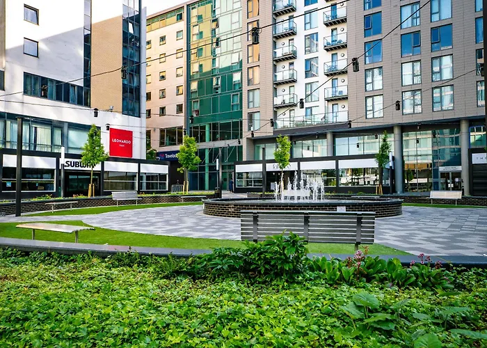 The Safari Suite Luxury Apartment Milton Keynes
