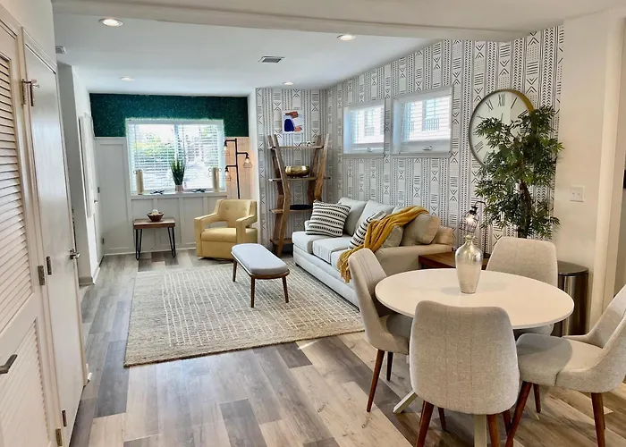 Modern Fully Renovated Suite & Loft In Downtown Trenton
