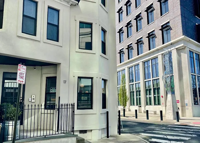 Modern Fully Renovated Suite & Loft In Downtown Trenton