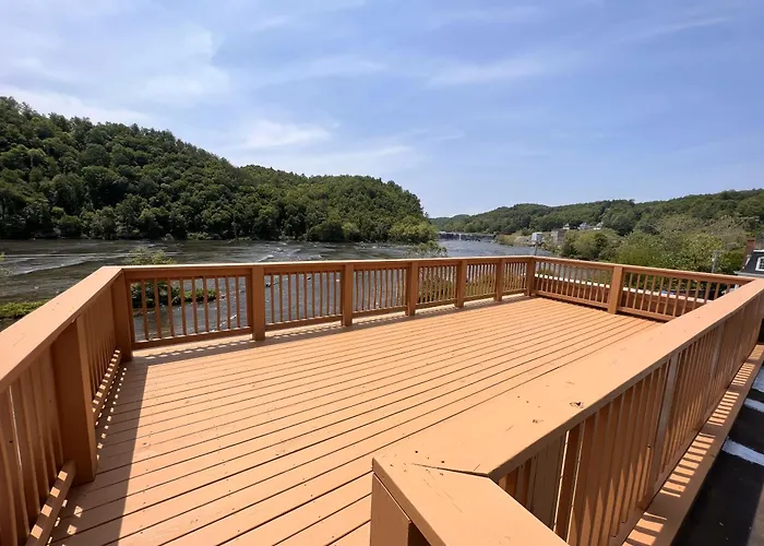 Beautiful New Riverfront Condo