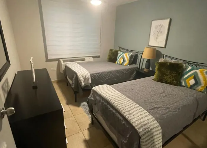 3 Bedroom Apt. Close To Main Beaches/ Attractions