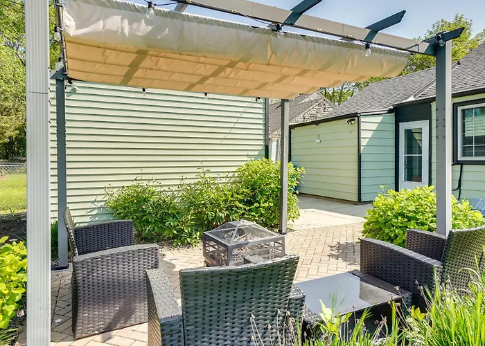 Milwaukee Home W/ Serene Patio & Backyard Garden!