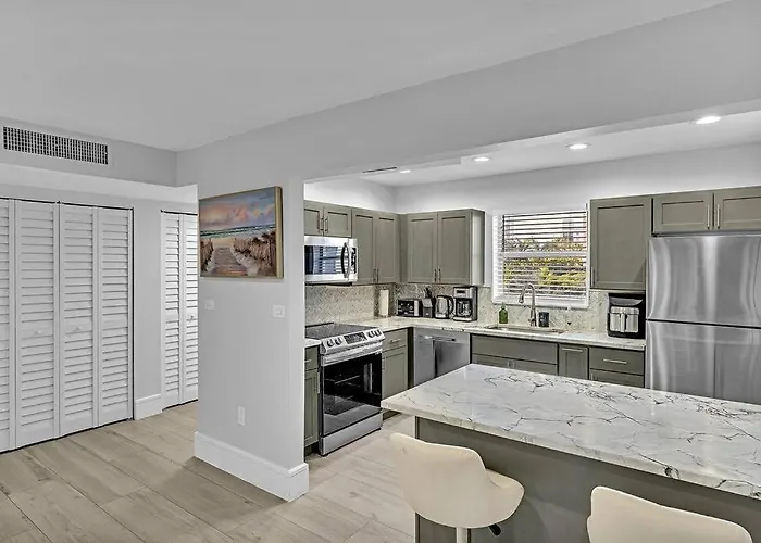 One Bedroom Steps Away From The Beach!