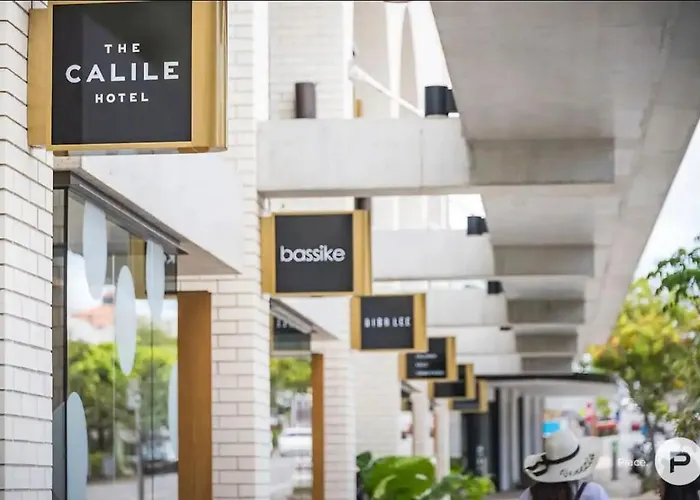 Top-Floor Luxe Stay In The City Free Parking, Pool, Gym, Wifi