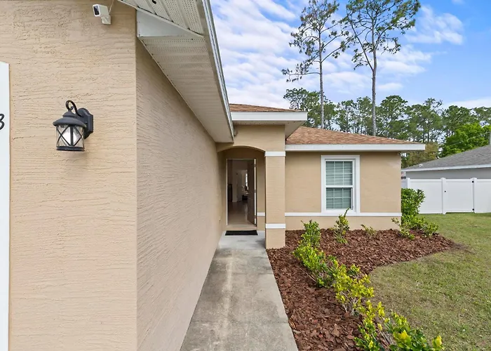 Beach House King Bed Pet Friendly! Fast Wi-Fi Netflix Garage