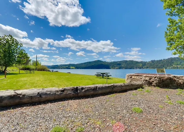 Harrison Home W/ Grill & Lake Views: Walk To Town!