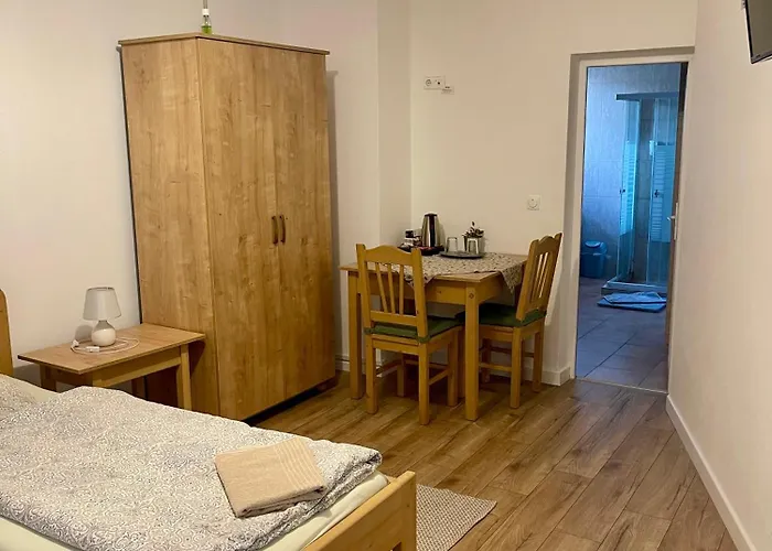 Airport Jazmin Guesthouse