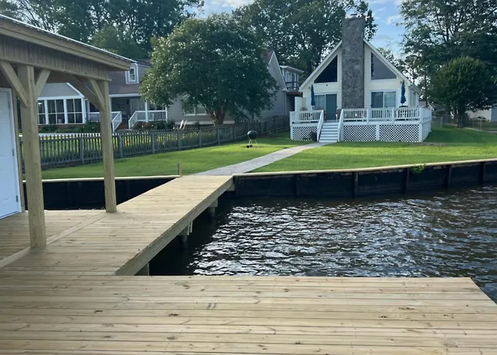Luxury Lakefront Property