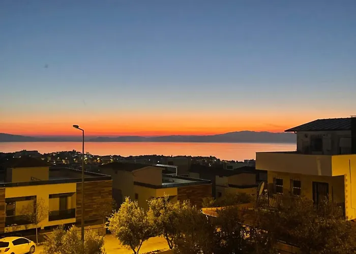 Personal Terrace Floor - Villa In Kusadasi