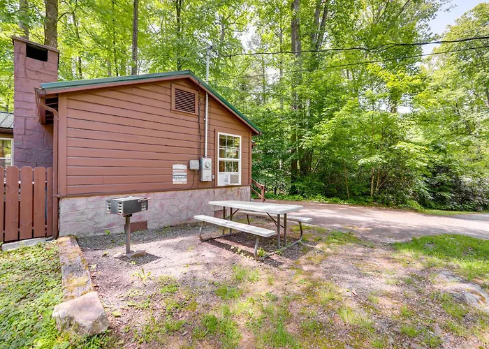 Pet-Friendly Creekside Cabin W/ Pool Access!