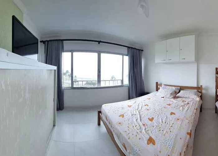 Apartamento Peruibe pé na areia!!!