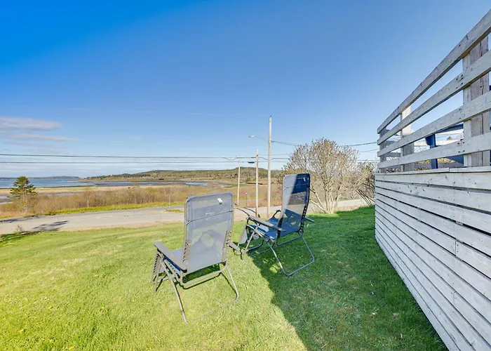 Peaceful Lubec Home W/ Views: Walk To Beach!