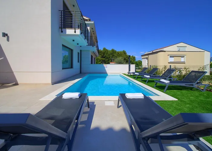 Holiday House Fra&La With Private Pool