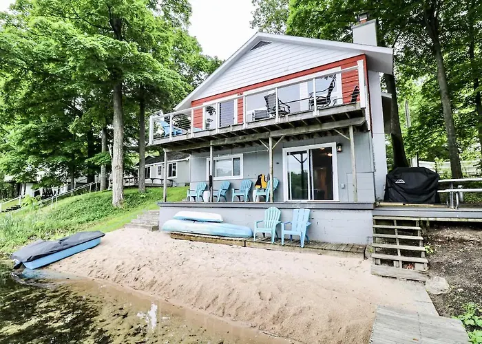 Bryan Lake Waterside Retreat
