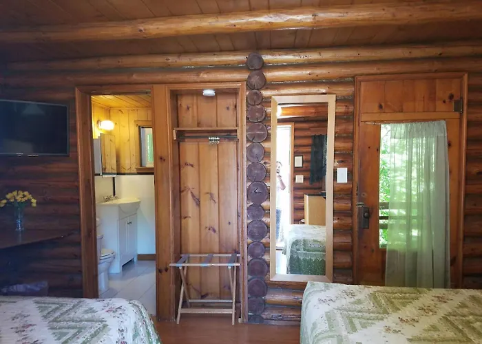 Seven Dwarfs Cabin - On The Brook Cabins