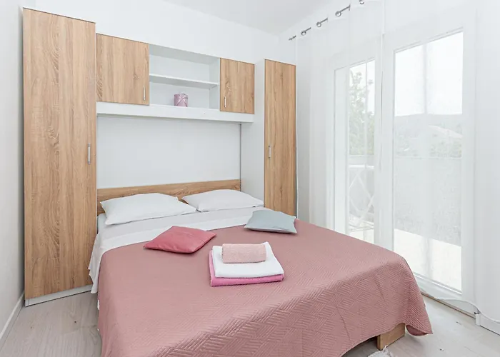 Apartments Luka