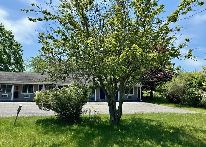 Westhampton Seabreeze Motel