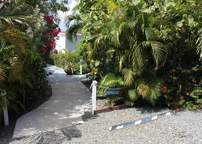 Hibiscus Suite At Sunset Serenade