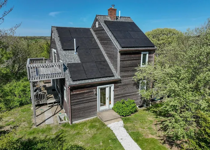 Walk To Beach W Roof-Level Deck