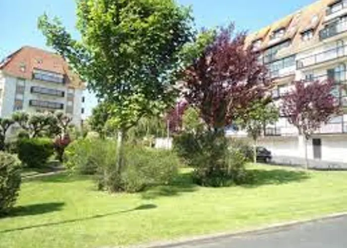 Appartement 2 Pieces Avec Balcon Et Parking Proche Plage
