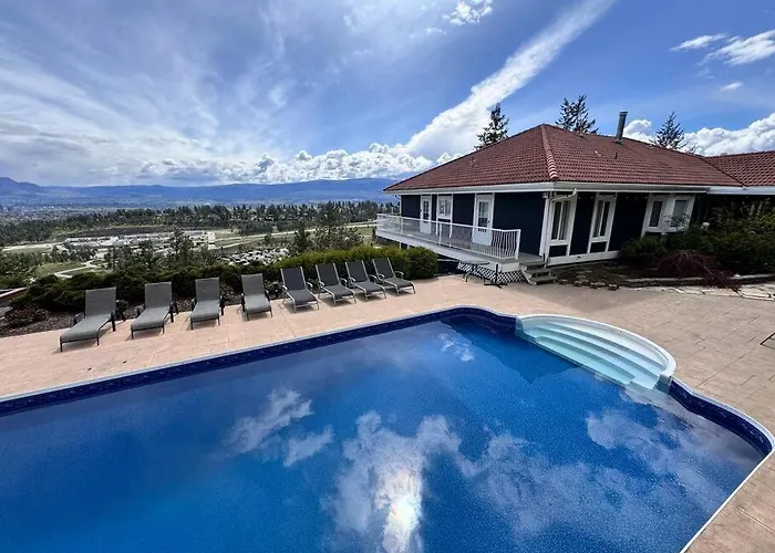 Heated Pool, Hot Tub, 4 Ac Lake View Bedrooms