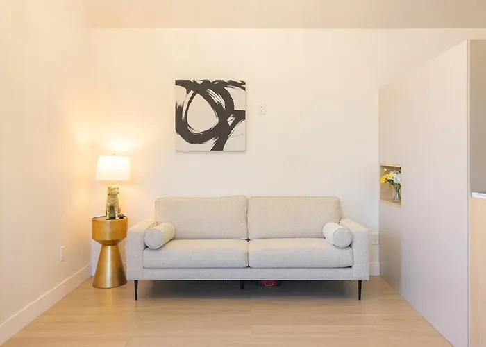 Hollywood Family Nest In Burbank, Steps To Studios!